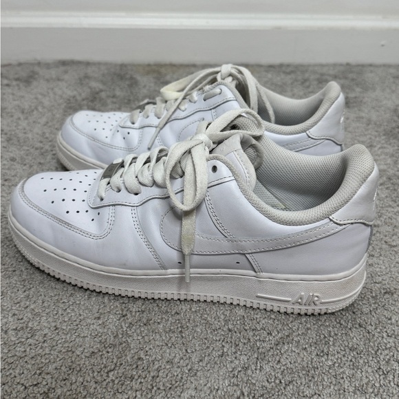 Nike Air Force One White Classic Sneakers with Leather Upper - Picture 8 of 10